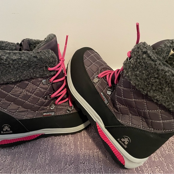 Girls Kamik winter boots - Picture 1 of 2